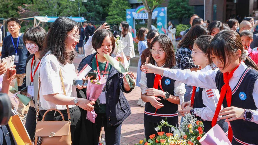 栖霞区小学领导团队重塑，引领未来教育新篇章